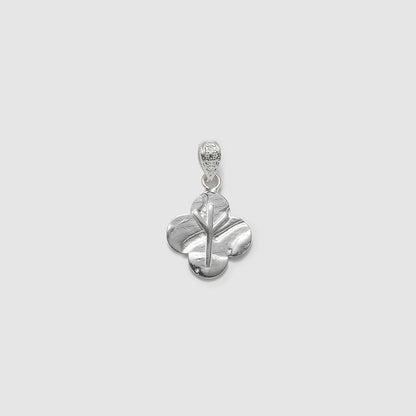 Algiz four leaf clover pendant - The 4 Harts