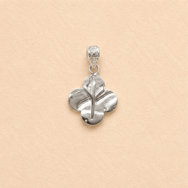 Algiz four leaf clover pendant - The 4 Harts