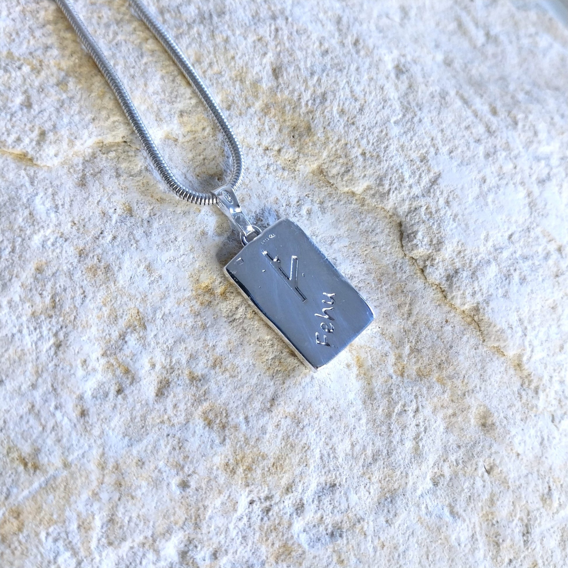 Fehu Pebble Rune - The 4 Harts