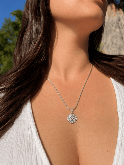Othala Round Pendant - The 4 Harts